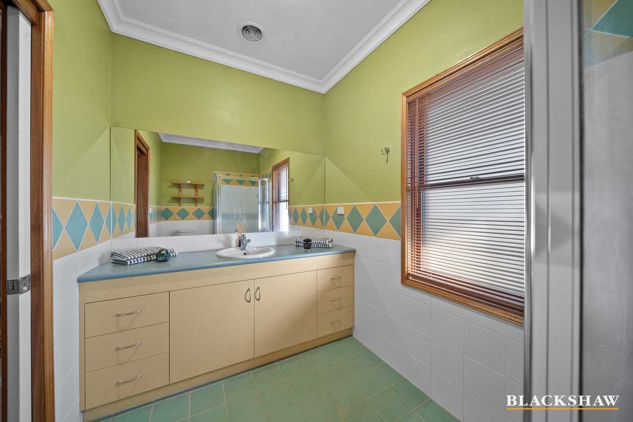 10 Kalang Place Jerrabomberra