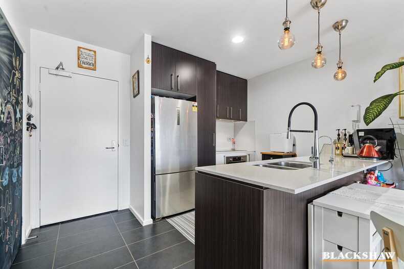 35/40 Philip Hodgins Street Wright