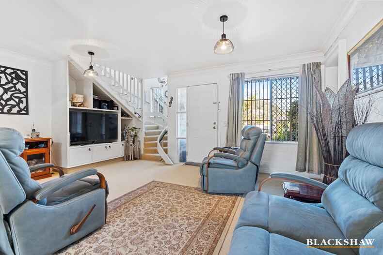 2/2 Lisa Place Sunshine Bay 2/2 Lisa Place Sunshine Bay