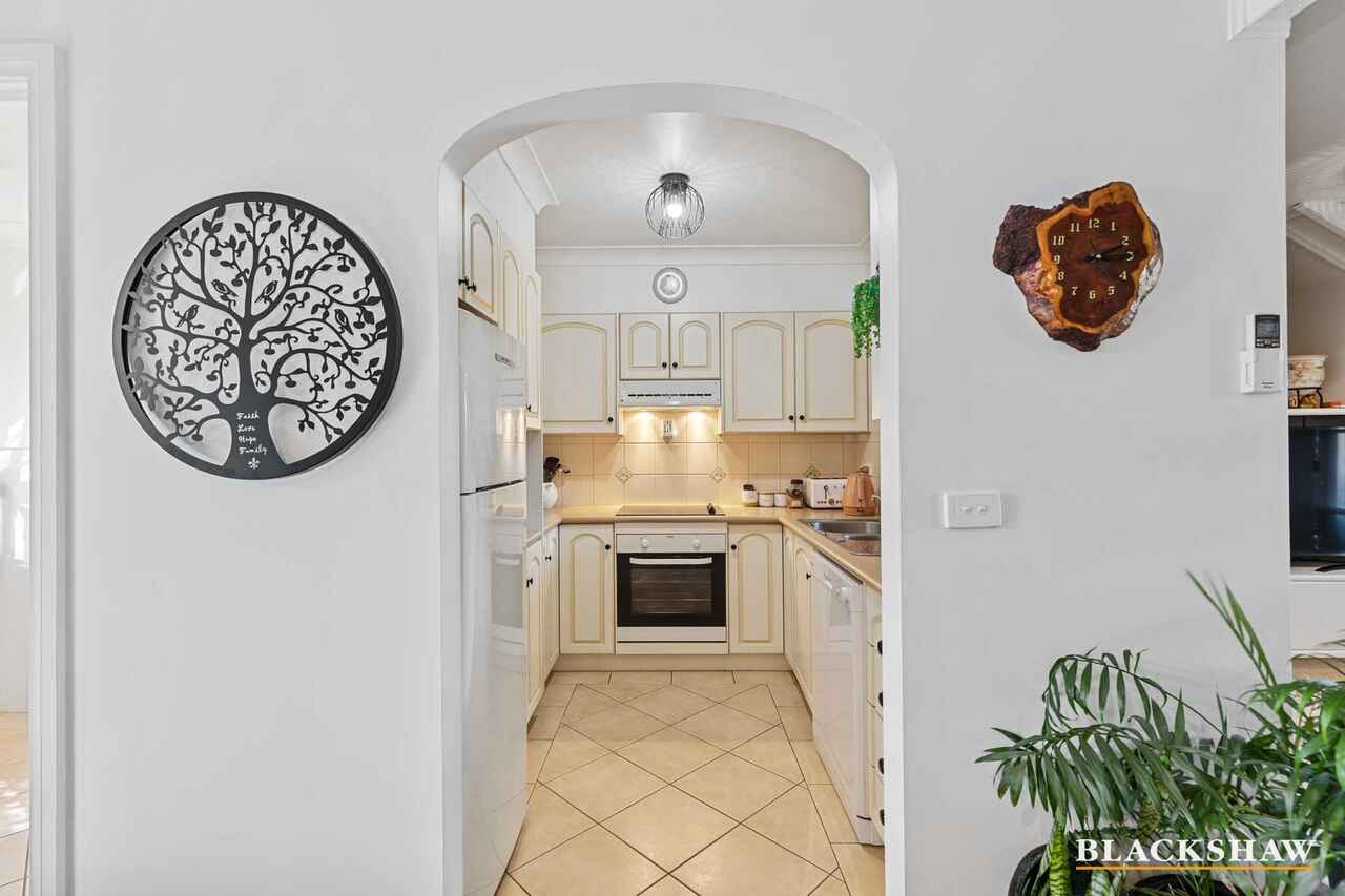 2/2 Lisa Place Sunshine Bay