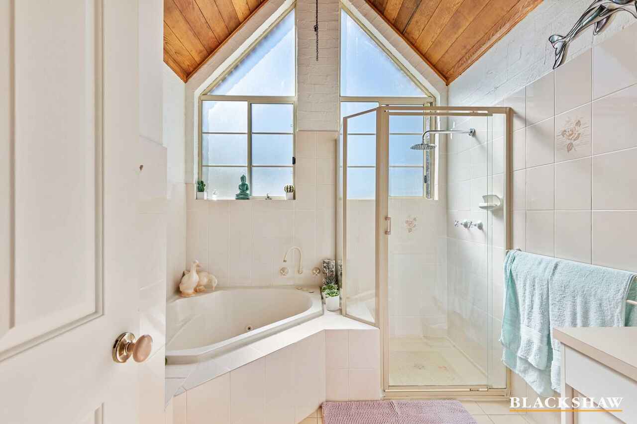 2/2 Lisa Place Sunshine Bay