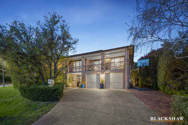 2 Chapple Close Isaacs