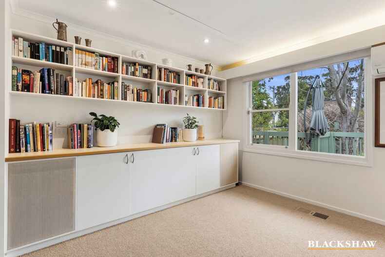 17 Gilmore Crescent Garran