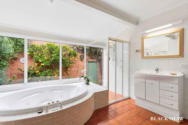 17 Gilmore Crescent Garran