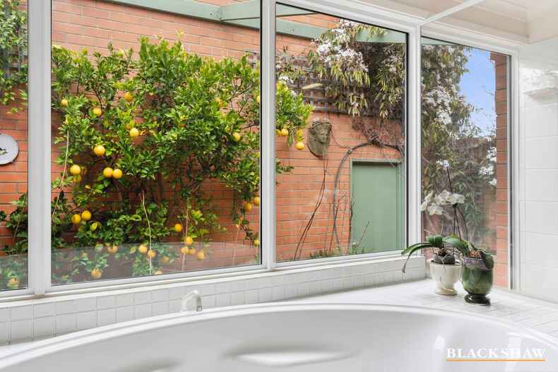 17 Gilmore Crescent Garran