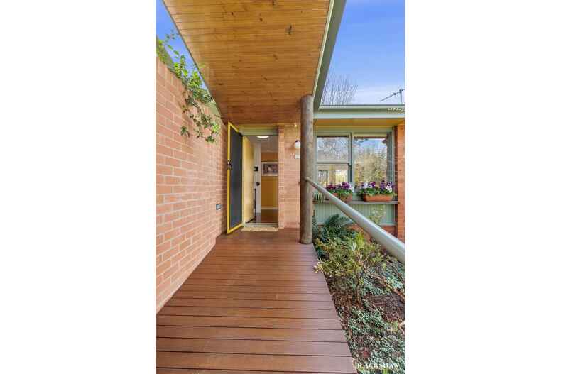 17 Gilmore Crescent Garran