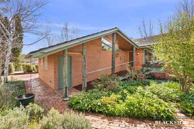 17 Gilmore Crescent Garran