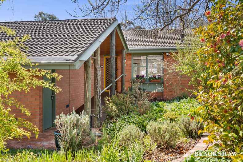 17 Gilmore Crescent Garran