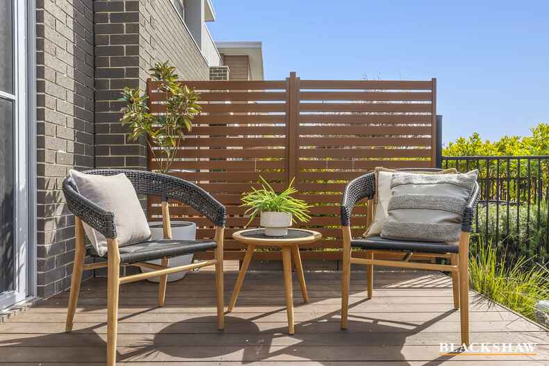 72/128 John Gorton Drive Coombs