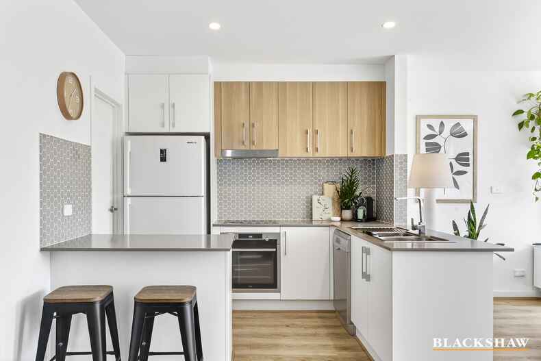 72/128 John Gorton Drive Coombs