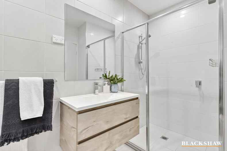 72/128 John Gorton Drive Coombs