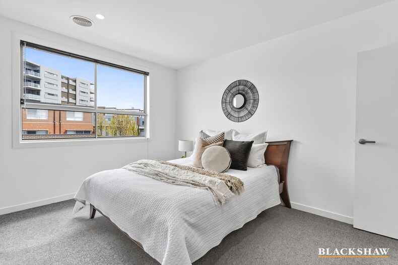 72/128 John Gorton Drive Coombs
