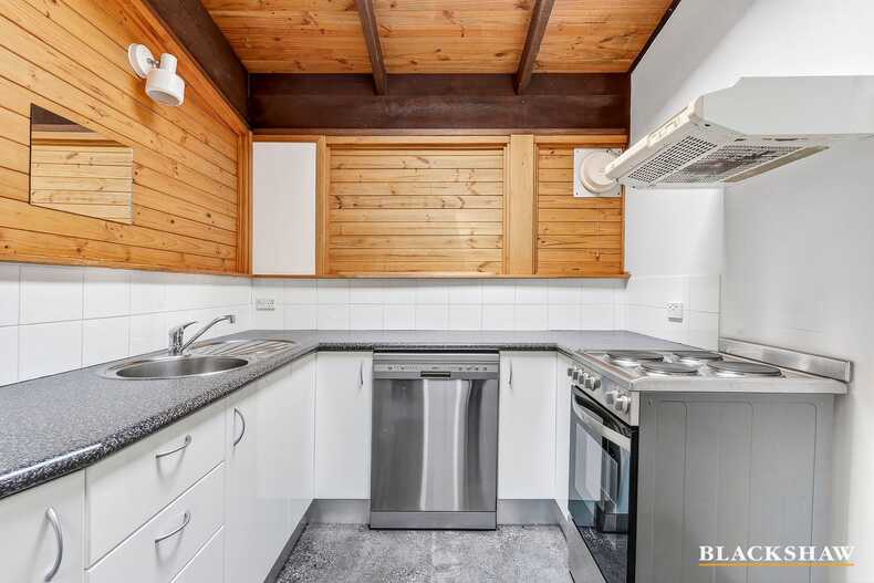 14B Vanzetti Crescent Kambah
