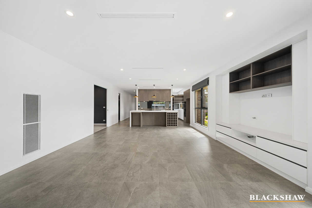 27 Griffiths Link Googong