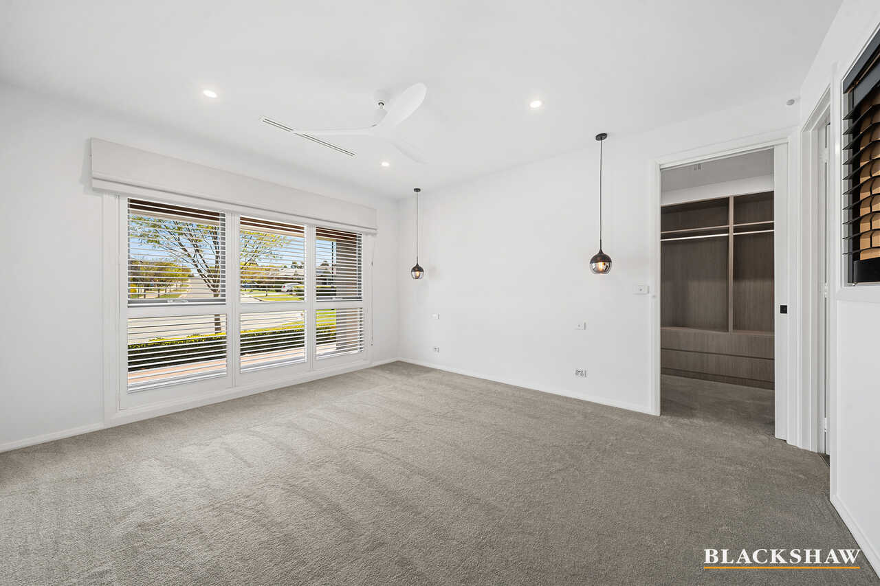 27 Griffiths Link Googong
