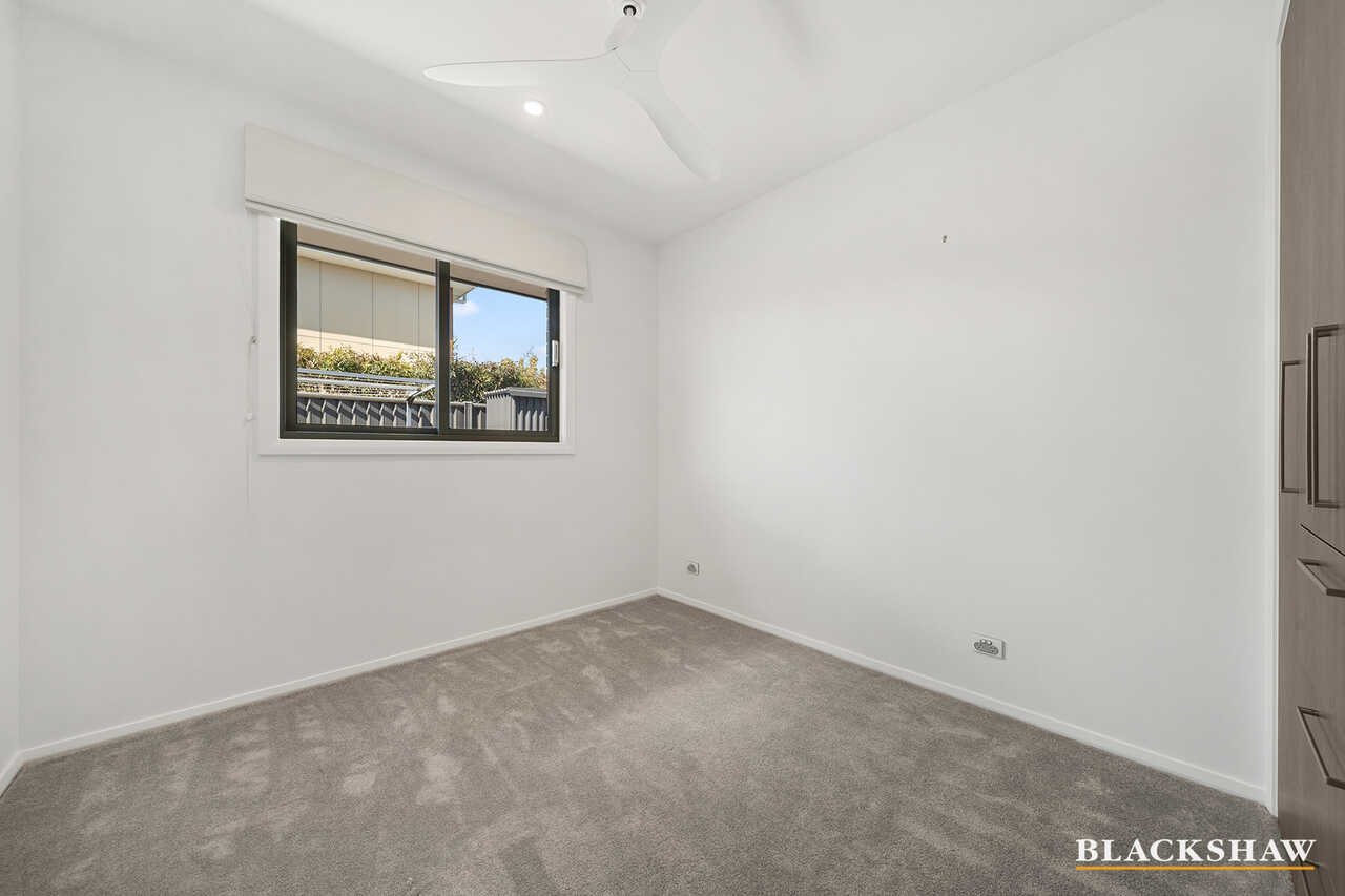 27 Griffiths Link Googong