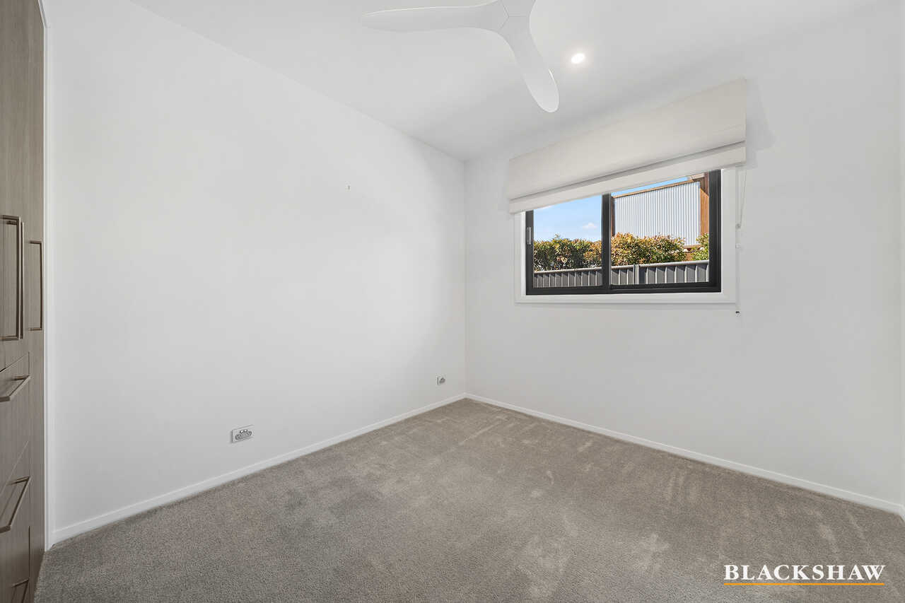 27 Griffiths Link Googong