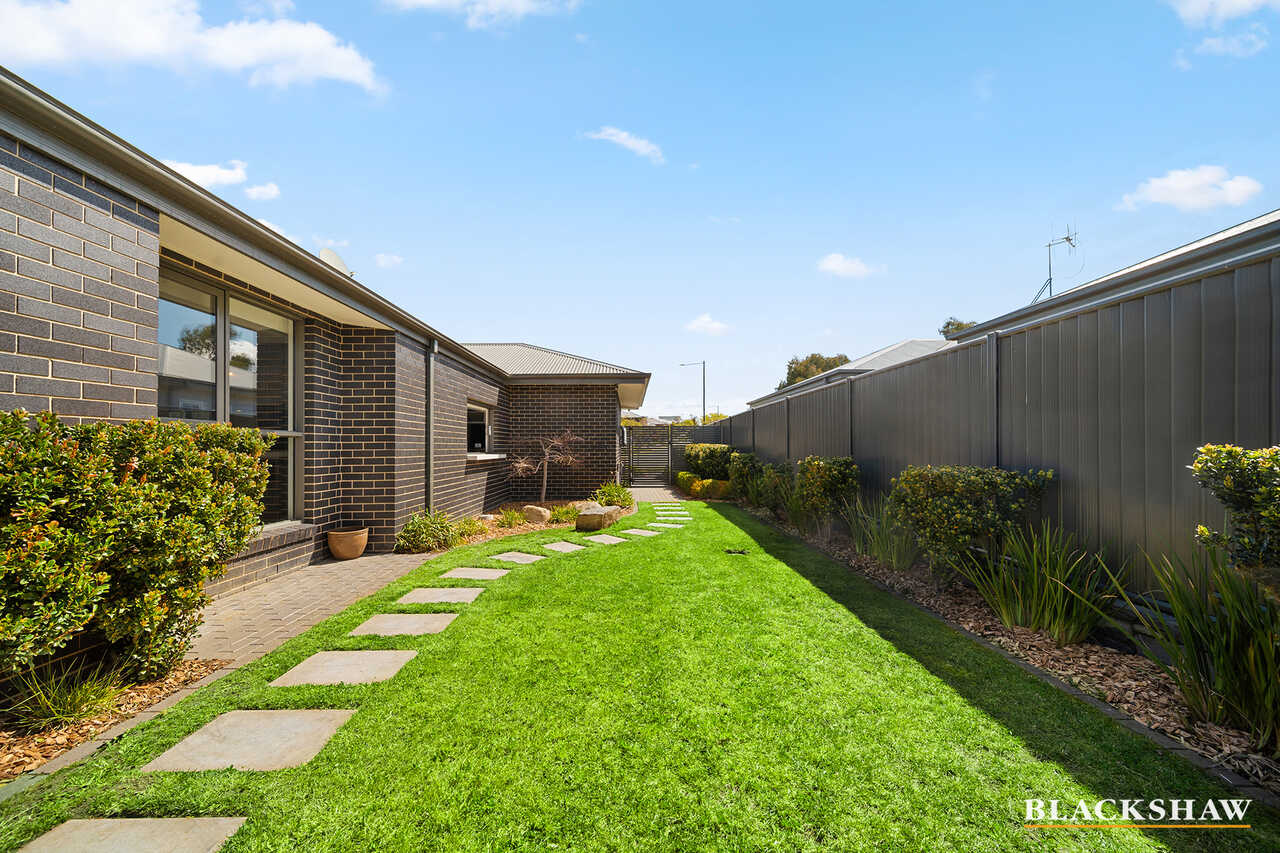 27 Griffiths Link Googong