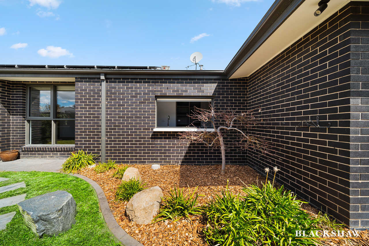 27 Griffiths Link Googong