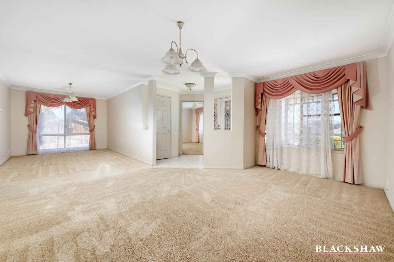 8 Richardson Circuit Conder