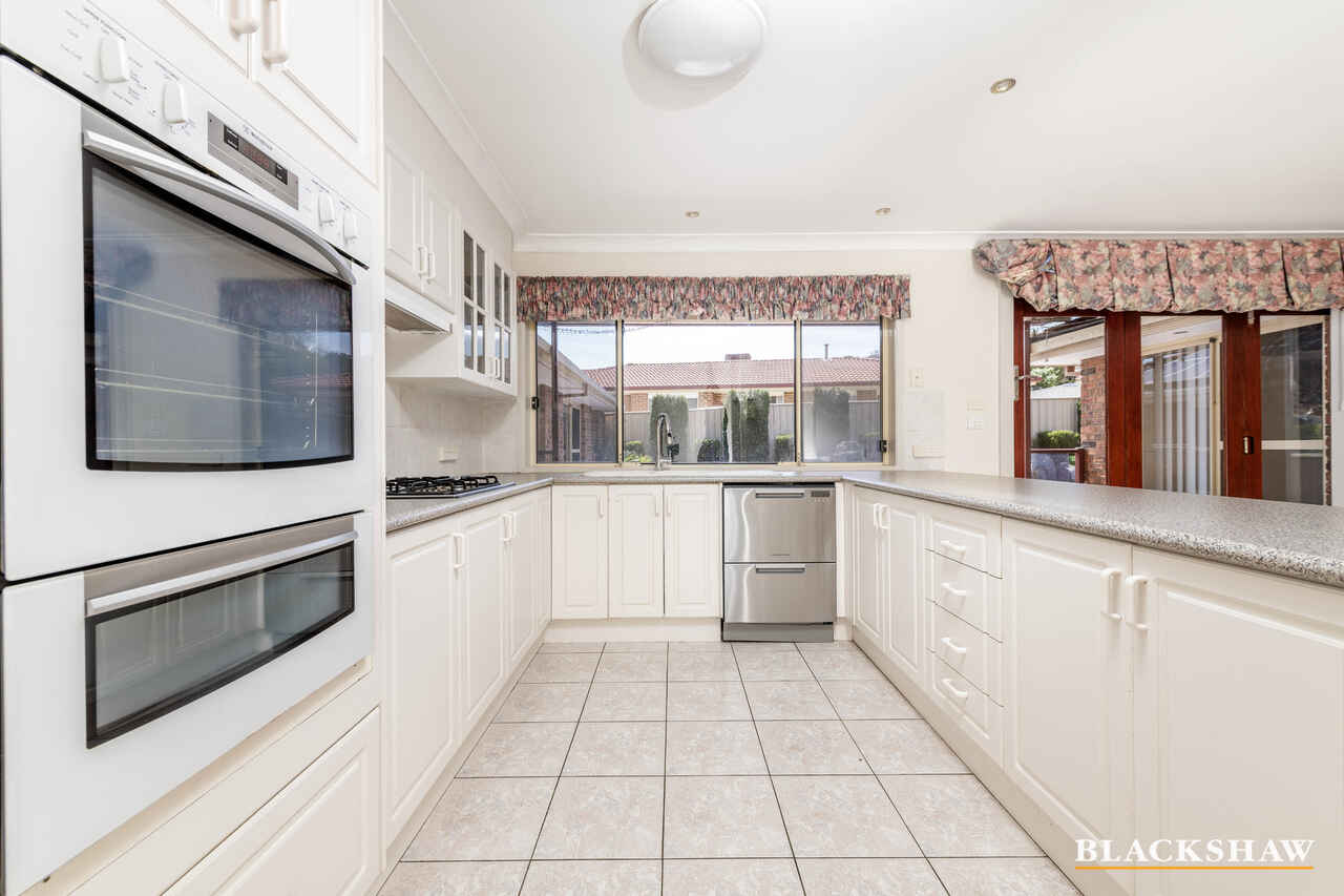 8 Richardson Circuit Conder