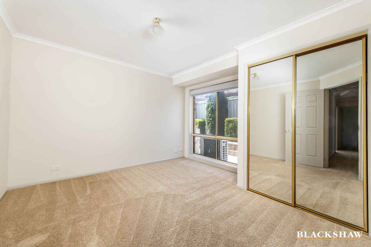 8 Richardson Circuit Conder