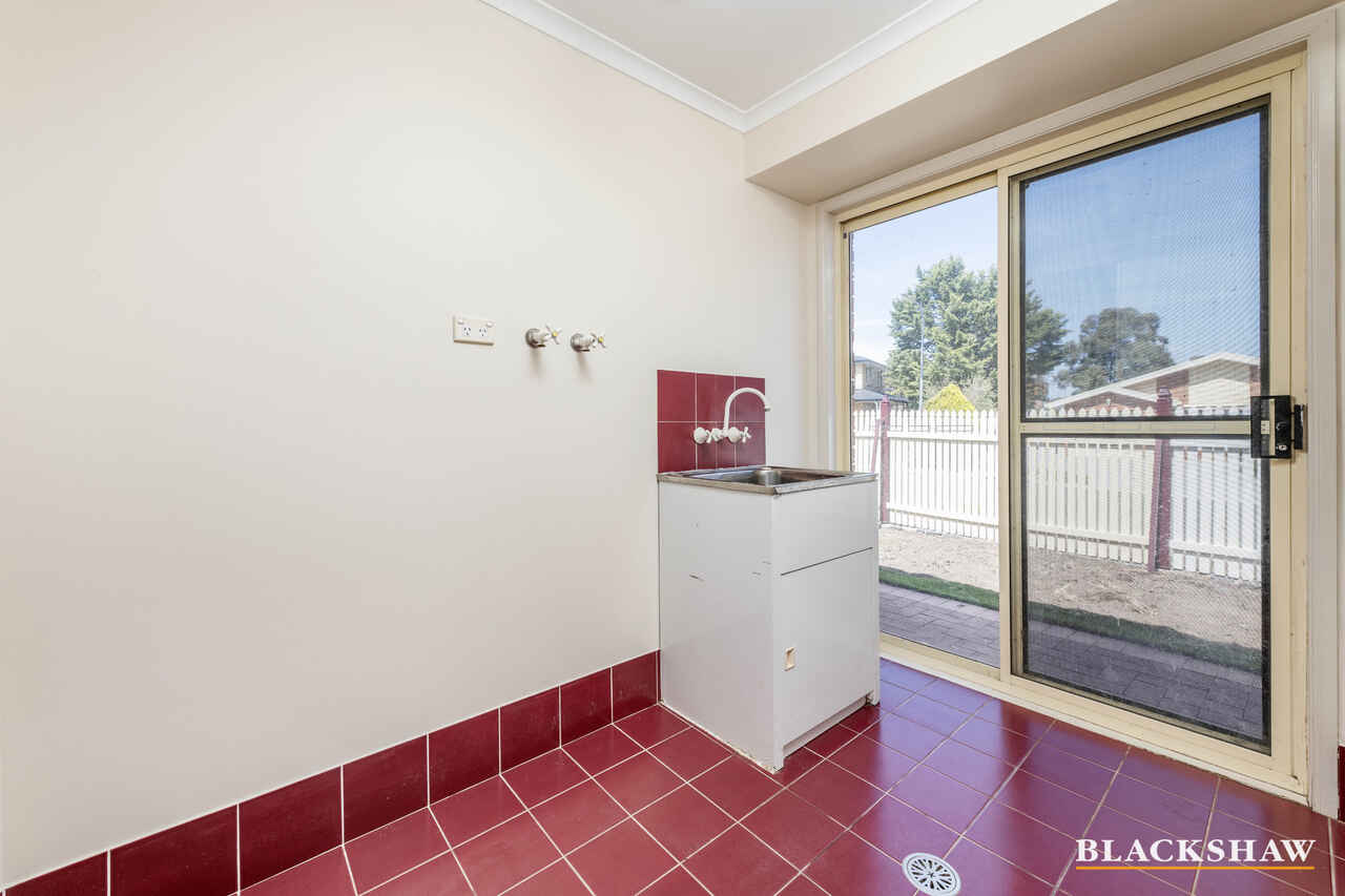 8 Richardson Circuit Conder