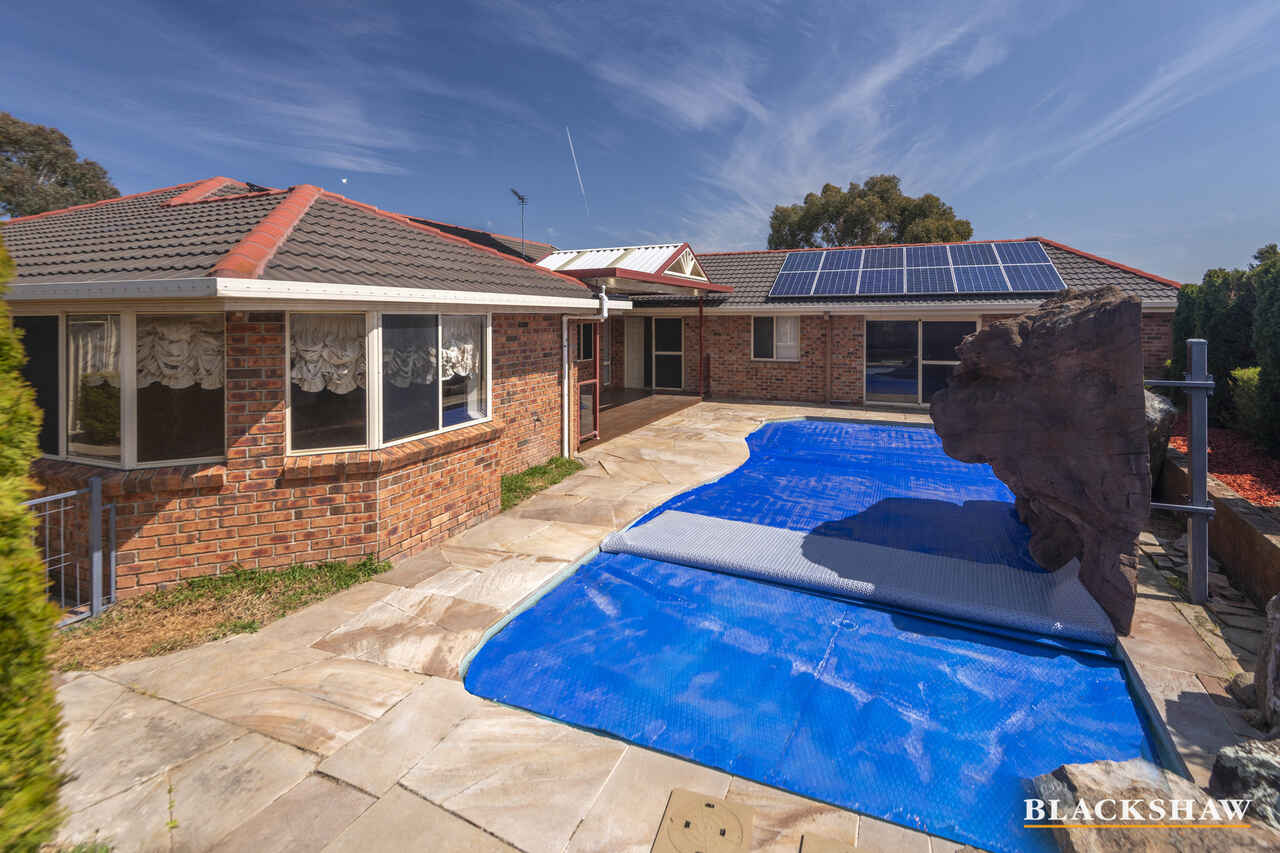 8 Richardson Circuit Conder