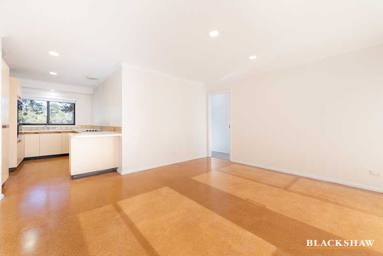 1/8 Gladman Close Isaacs