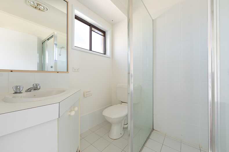 1/8 Gladman Close Isaacs