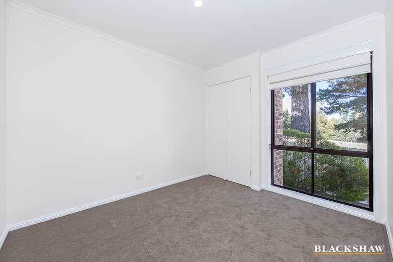 1/8 Gladman Close Isaacs