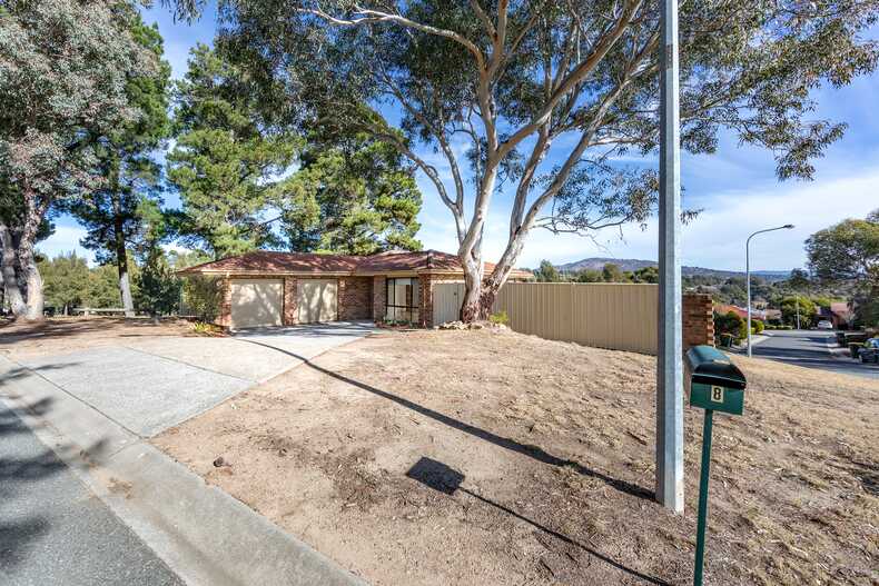 1/8 Gladman Close Isaacs