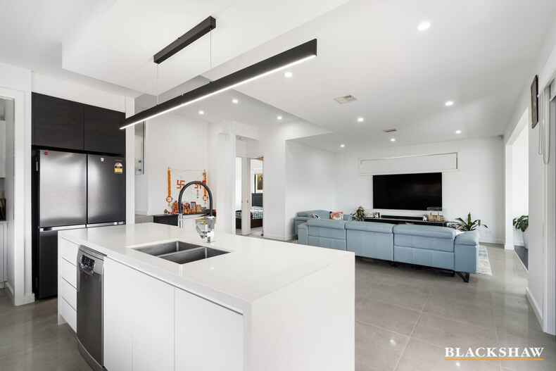 7 Willesee Rise Coombs