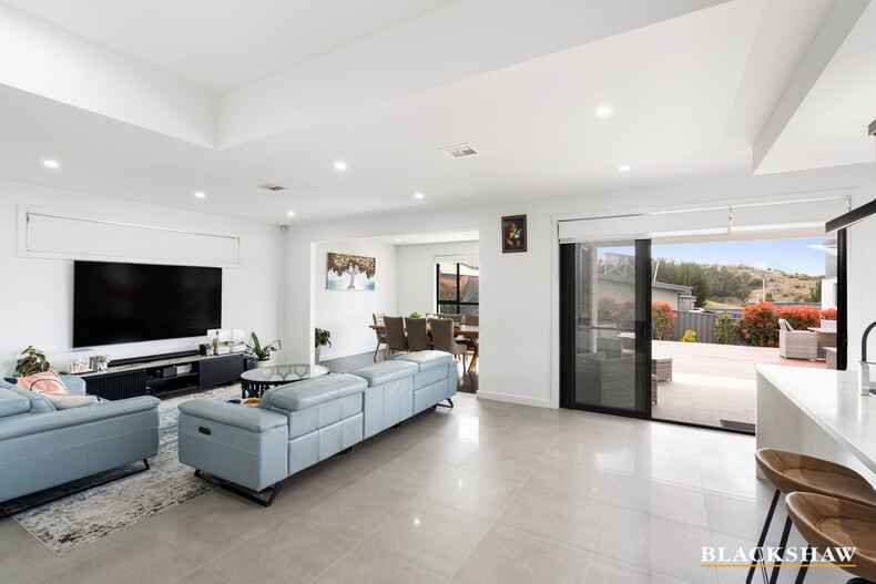 7 Willesee Rise Coombs