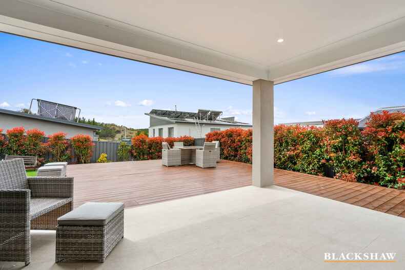 7 Willesee Rise Coombs