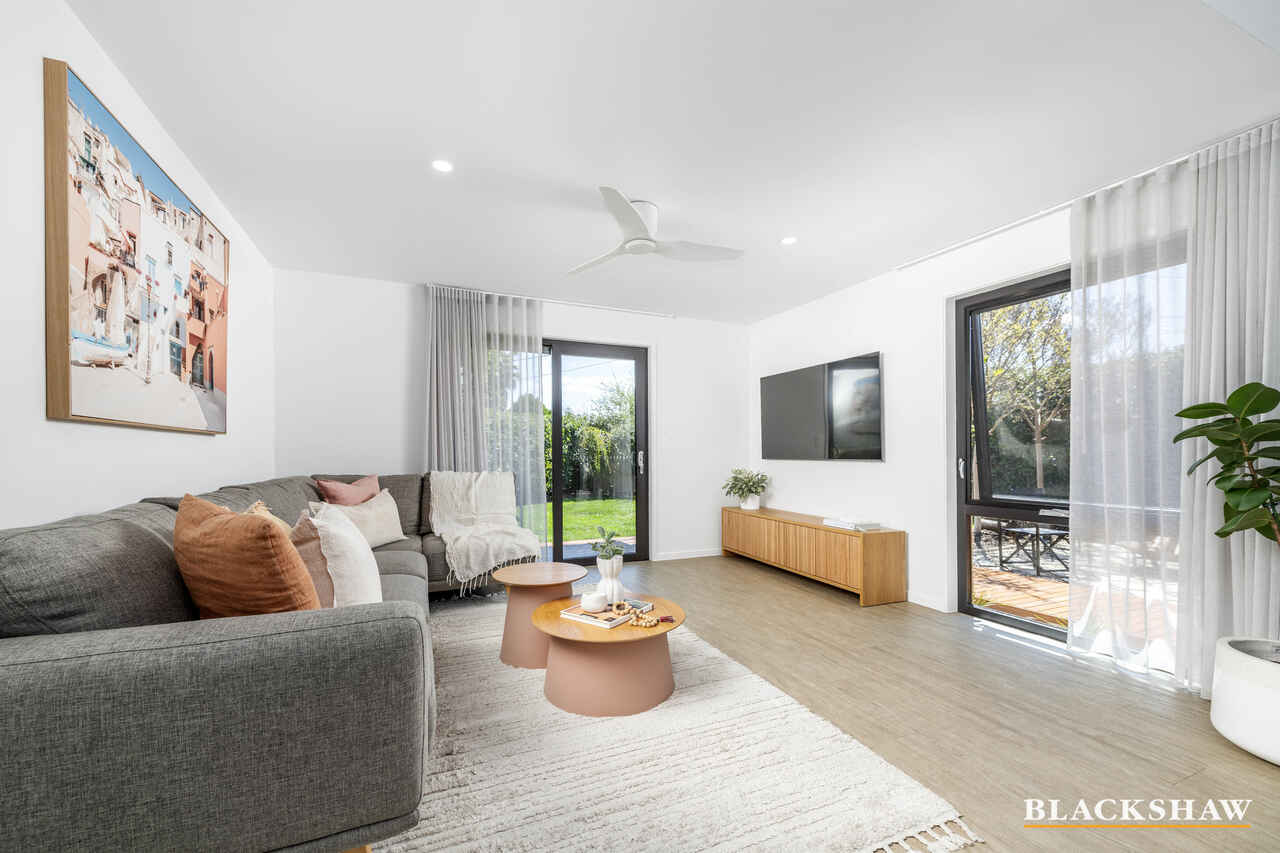 42 Smalley Circuit Giralang