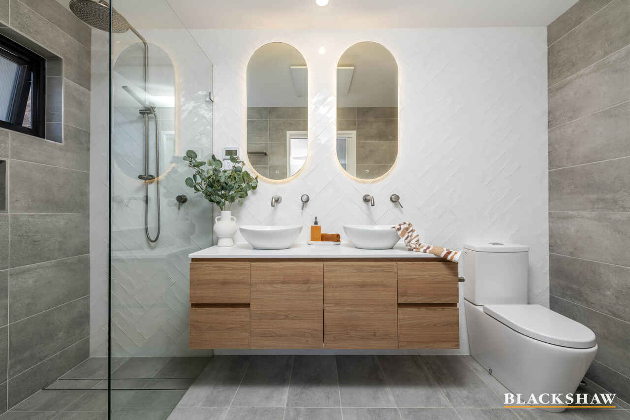 42 Smalley Circuit Giralang