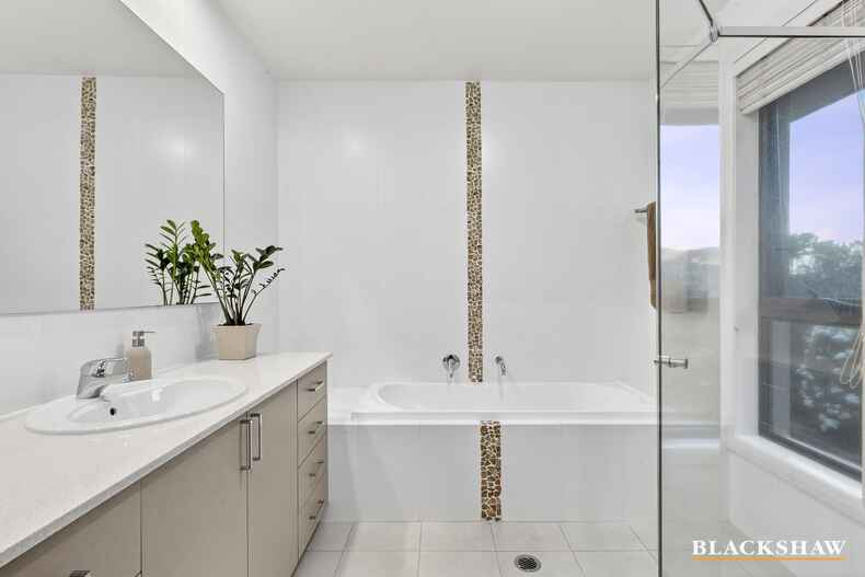 37 Olive Pink Crescent Banks