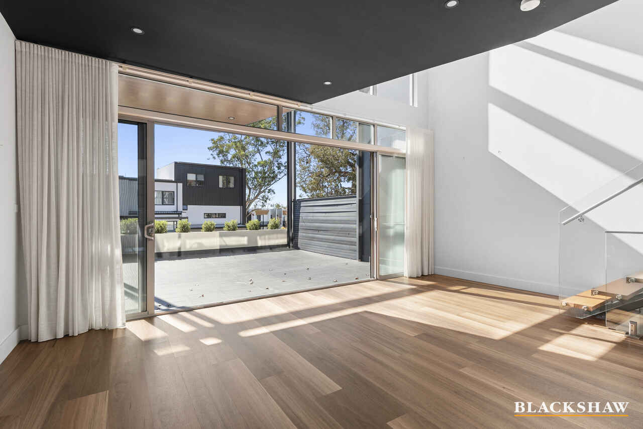 2/4 Endeavour Street Red Hill