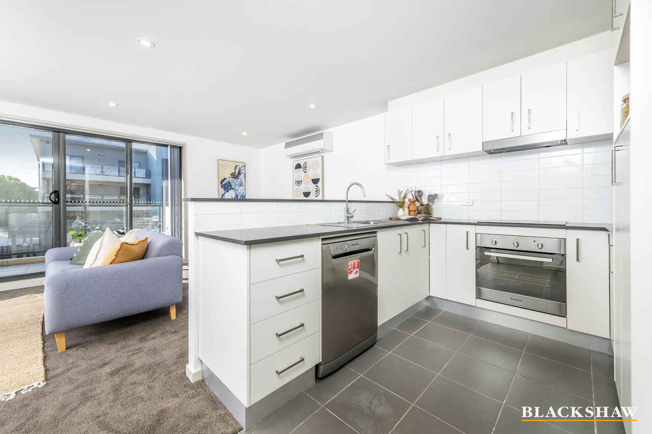 62/104 Henry Kendall Street Franklin