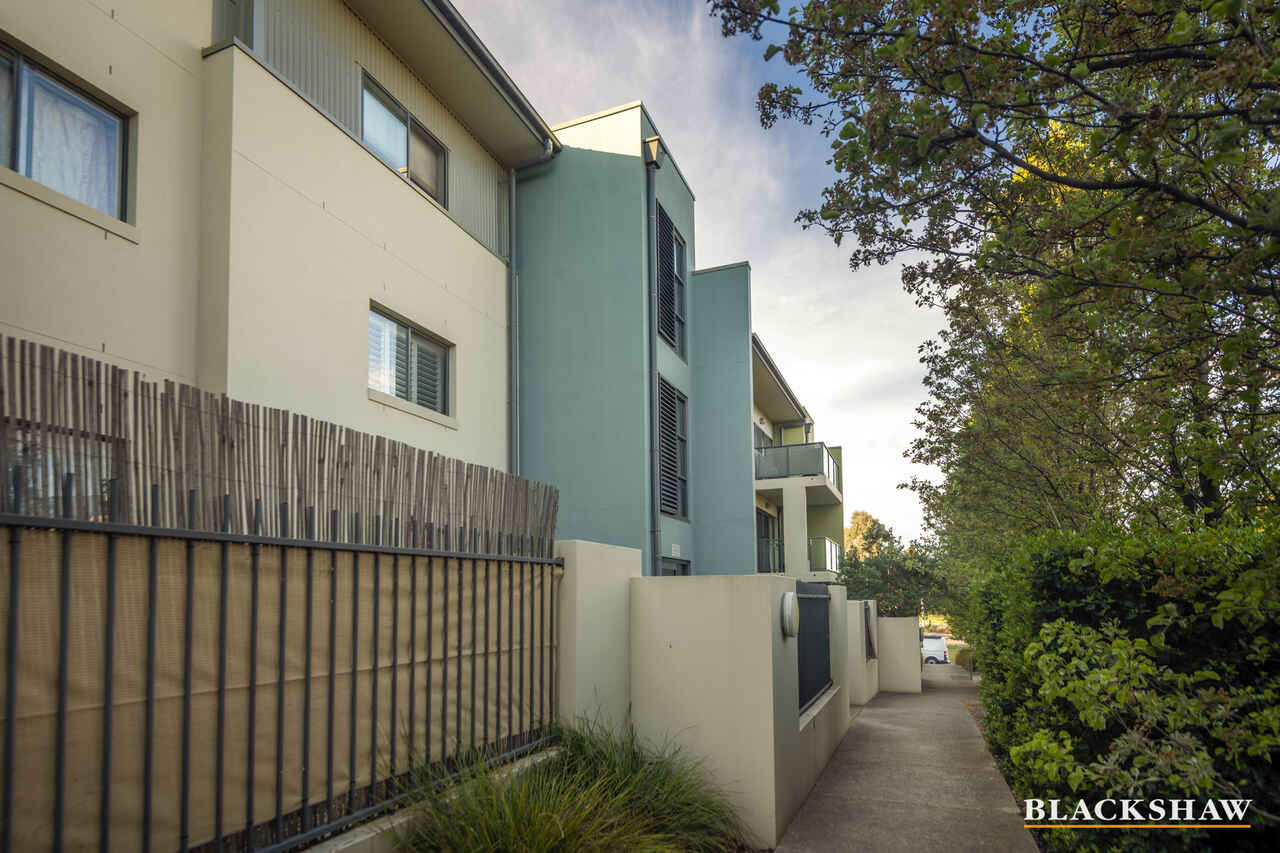 62/104 Henry Kendall Street Franklin