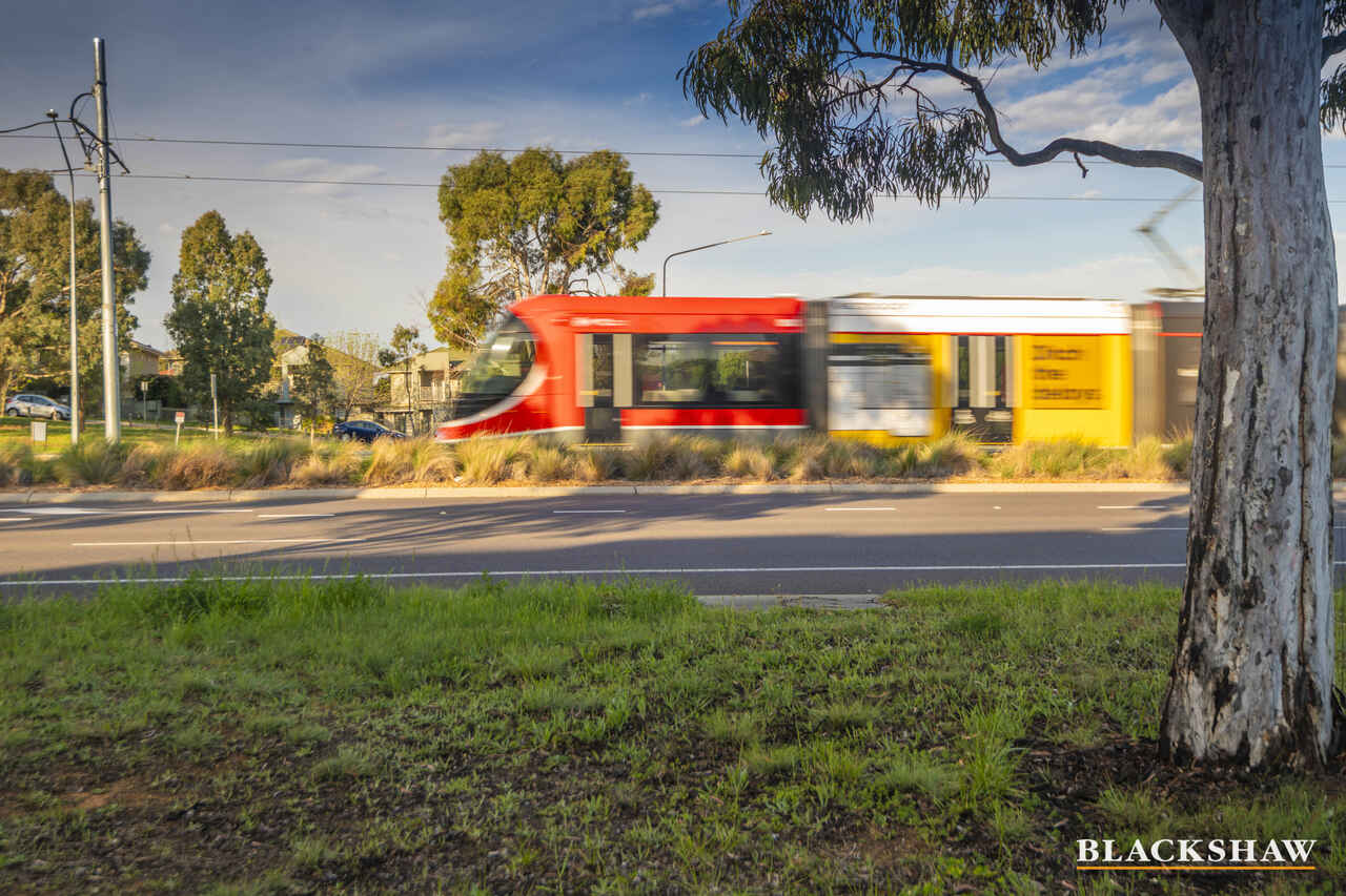 62/104 Henry Kendall Street Franklin