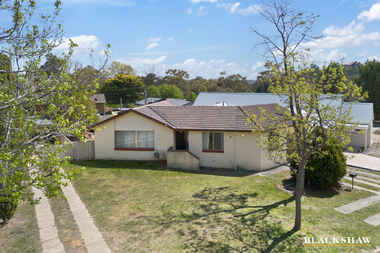 4 Blake Place Mawson