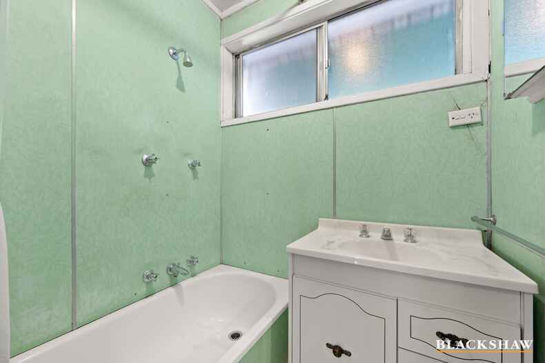 4 Blake Place Mawson