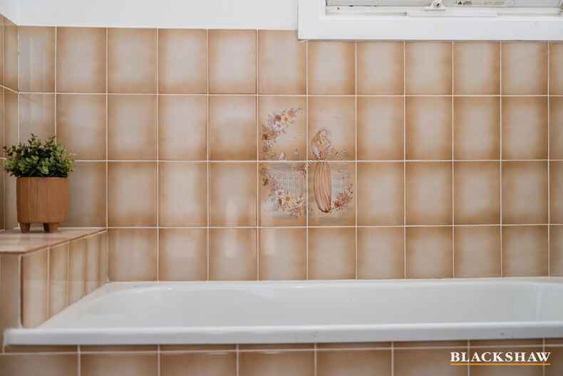 2/17 Henderson Road Queanbeyan