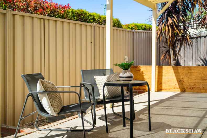 2/17 Henderson Road Queanbeyan