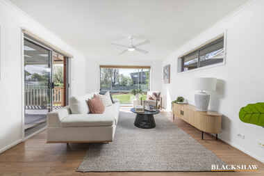 127 Ross Smith Crescent Scullin