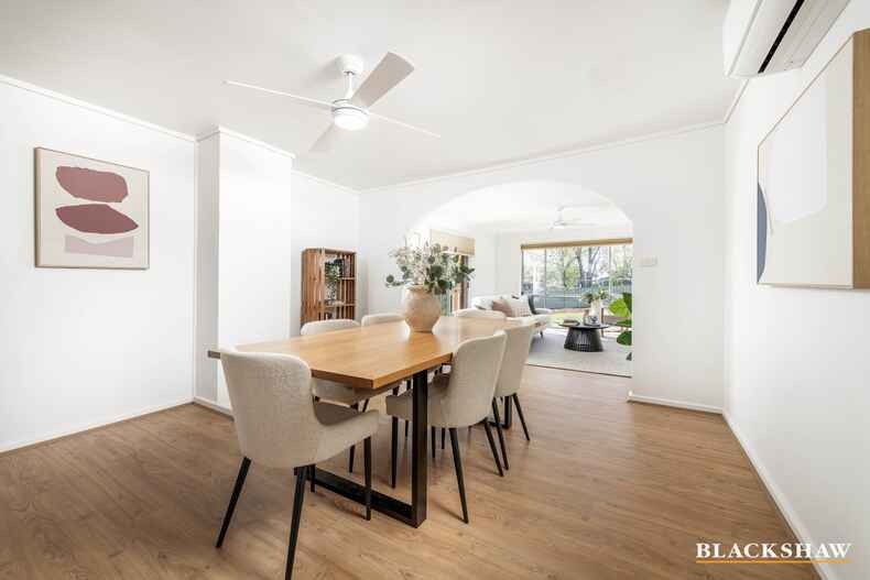 127 Ross Smith Crescent Scullin