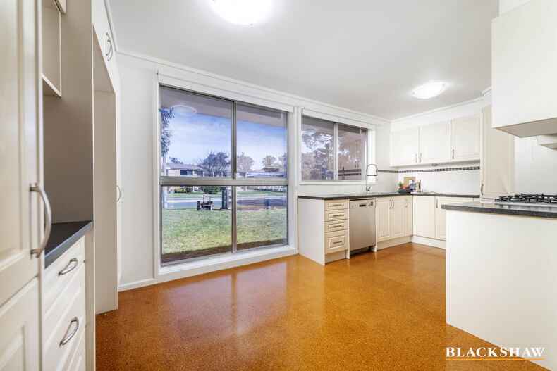 127 Ross Smith Crescent Scullin