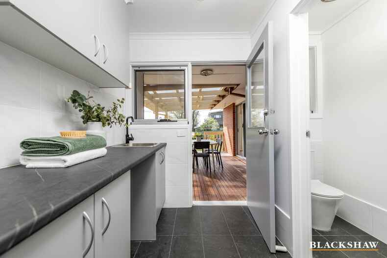 127 Ross Smith Crescent Scullin